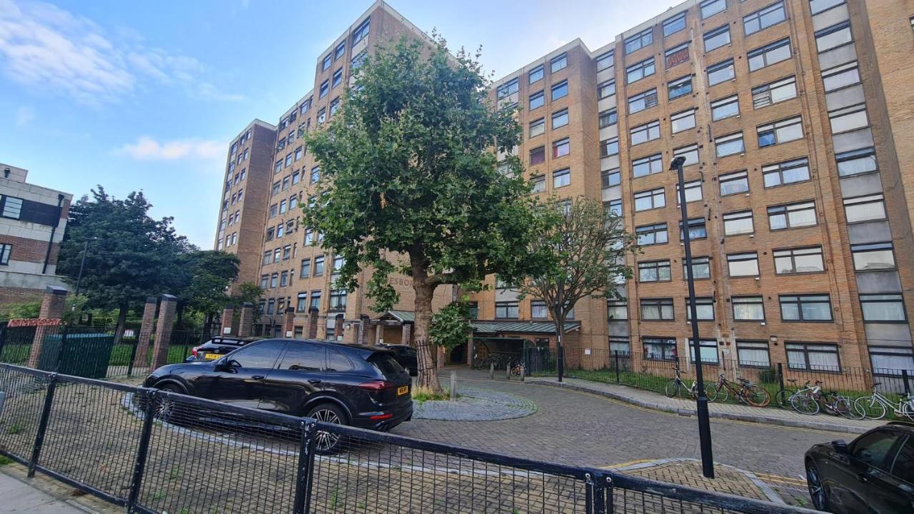 Cheap Kensington Apartment Central Лондон Екстериор снимка